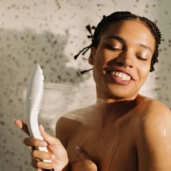 Womanizer Wave -SexToys Soldes 2023 womanizer wave stimulateur clitoridien douche blanc 5